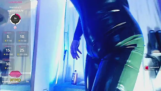 LatexDevil Blondie online show from 6, 4, 2026