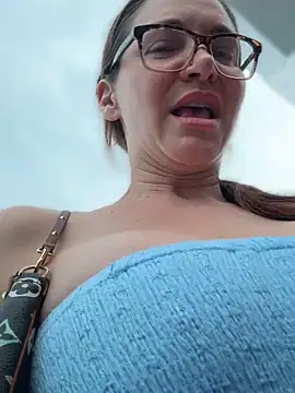 Snapshot of MessyNastyQueen chatting on 5, 10, 2025 MessyNastyQueen online show from 5, 10, 2025
