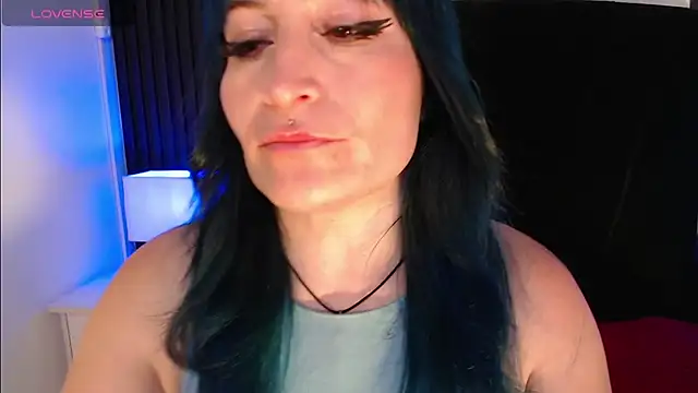 alicia moom online show from 9, 7, 2026