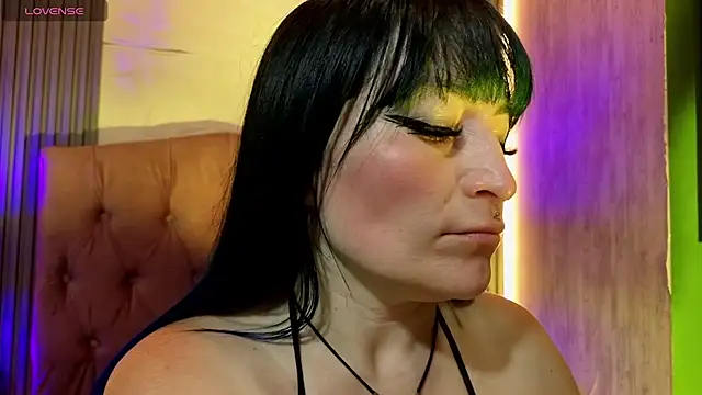 alicia moom online show from 25, 6, 2026