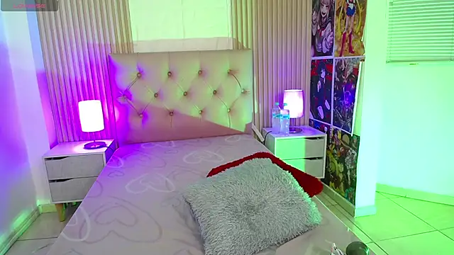 alicia moom online show from 25, 10, 2025