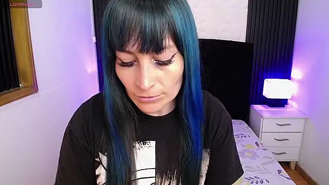 alicia moom online show from 7, 3, 2025