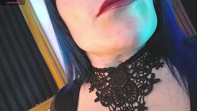 alicia moom online show from 1, 11, 2025