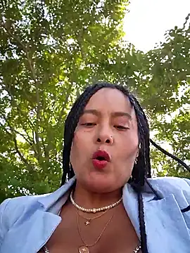 Snapshot of bellapaty chatting on 25, 5, 2026 bellapaty online show from 25, 5, 2026