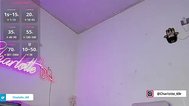 Snapshot of Charlotte_ro69 chatting on 8, 7, 2026 Charlotte ro69 online show from 8, 7, 2026