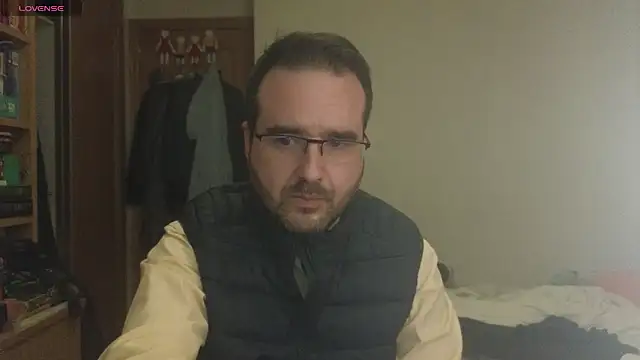 curiosillo83 online show from 6, 3, 2025