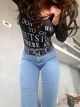 Snapshot of luxxe25 chatting on 2, 12, 2025 luxxe25 online show from 2, 12, 2025