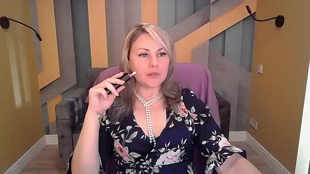 Snapshot of Candy_Long chatting on 6, 11, 2025 Candy Long online show from 6, 11, 2025