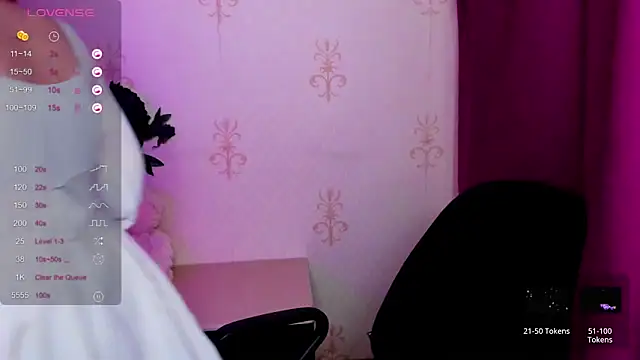 KindHazelHere  online show from 13, 3, 2026