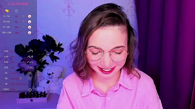 KindHazelHere  online show from 6, 2, 2026