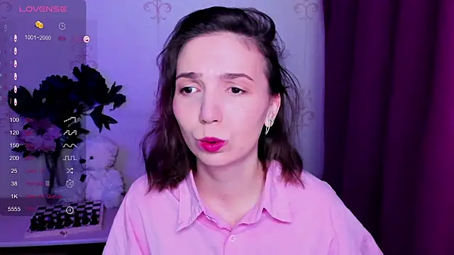 KindHazelHere  online show from 26, 3, 2026