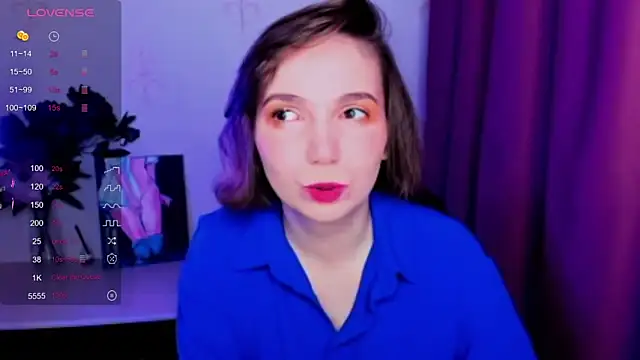 KindHazelHere  online show from 28, 10, 2025