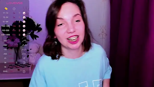 KindHazelHere  online show from 4, 4, 2026