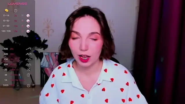 KindHazelHere  online show from 10, 10, 2025