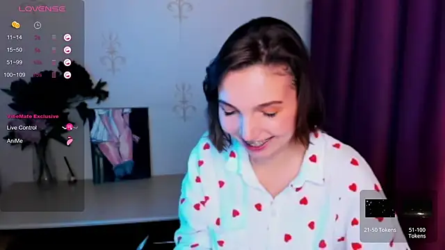 KindHazelHere  online show from 30, 10, 2025