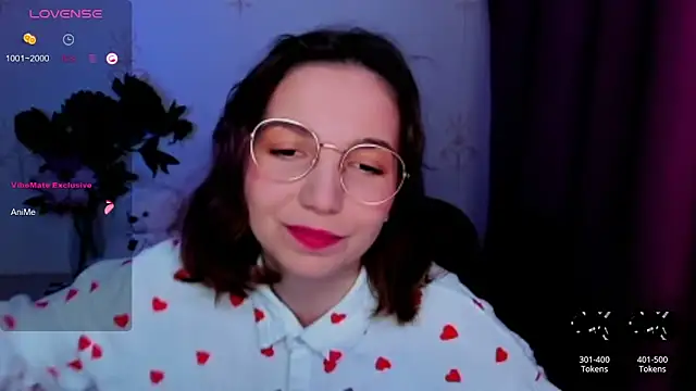 KindHazelHere  online show from 19, 4, 2026