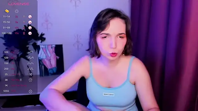 KindHazelHere  online show from 31, 10, 2025