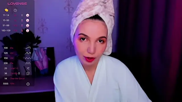 KindHazelHere  online show from 29, 10, 2025