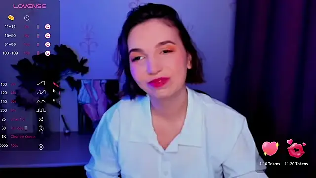 KindHazelHere  online show from 13, 10, 2025