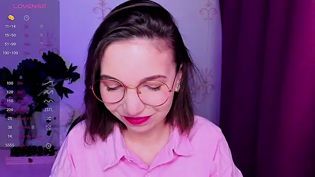 KindHazelHere  online show from 27, 2, 2026