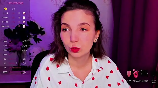 KindHazelHere  online show from 24, 2, 2026