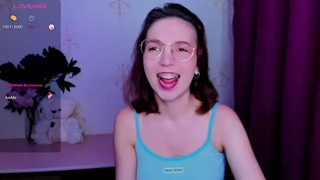 KindHazelHere  online show from 11, 6, 2026