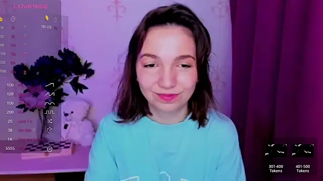 KindHazelHere  online show from 20, 4, 2026