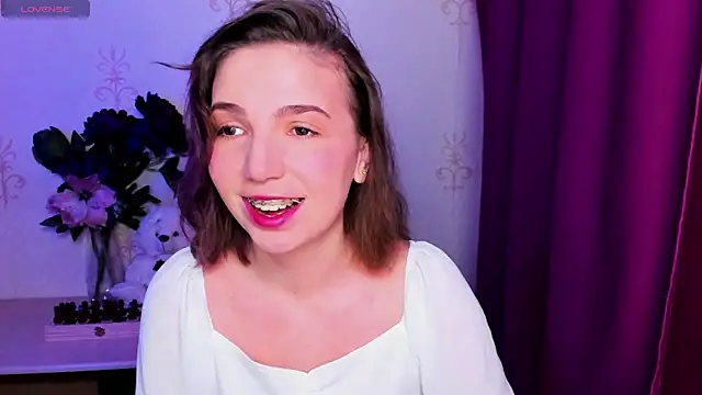 KindHazelHere  online show from 10, 2, 2026