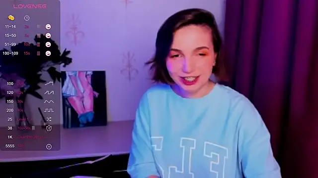 KindHazelHere  online show from 23, 10, 2025