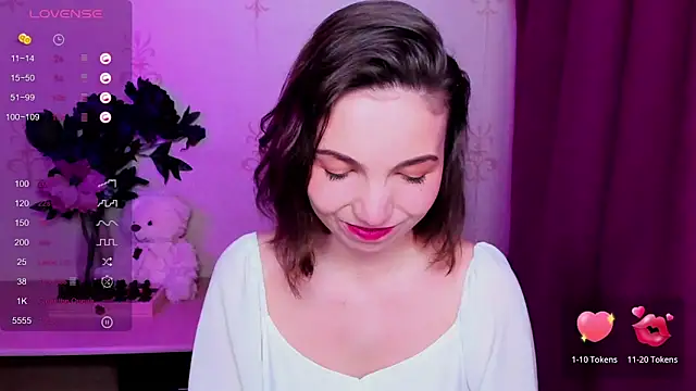 KindHazelHere  online show from 14, 3, 2026