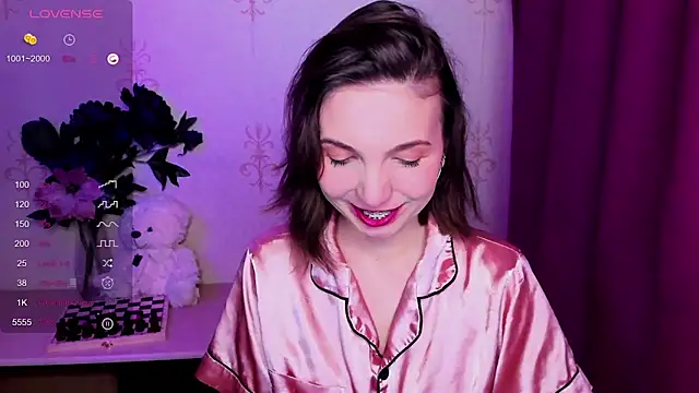 KindHazelHere  online show from 19, 3, 2026