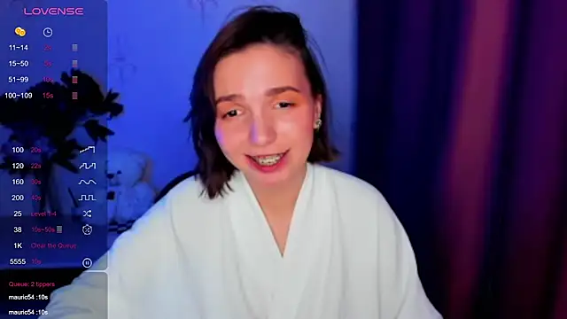 KindHazelHere  online show from 14, 12, 2025