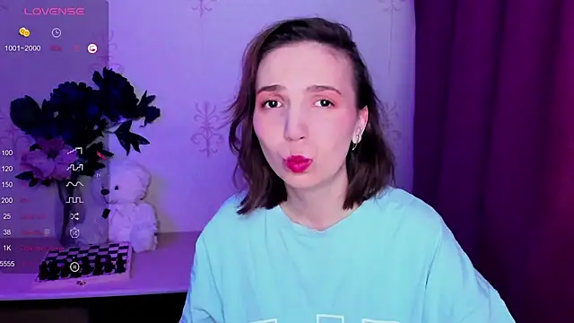 KindHazelHere  online show from 21, 3, 2026