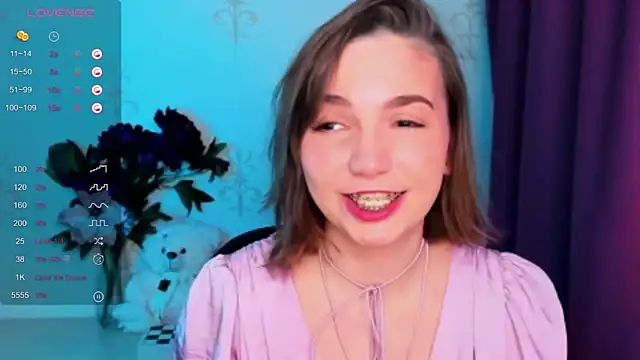 KindHazelHere  online show from 18, 1, 2026