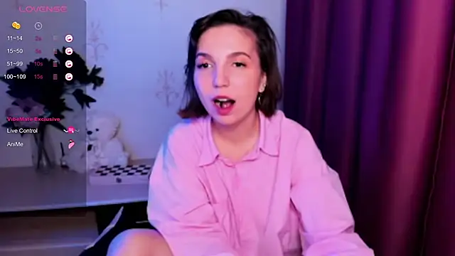 KindHazelHere  online show from 14, 11, 2025