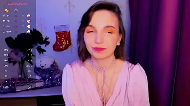 KindHazelHere  online show from 19, 12, 2025