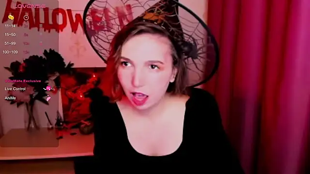 KindHazelHere  online show from 30, 10, 2025