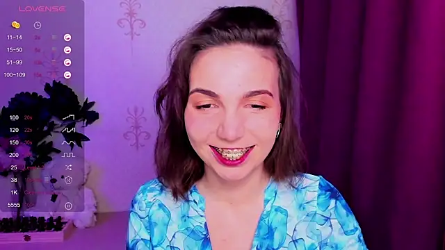 KindHazelHere  online show from 3, 3, 2026