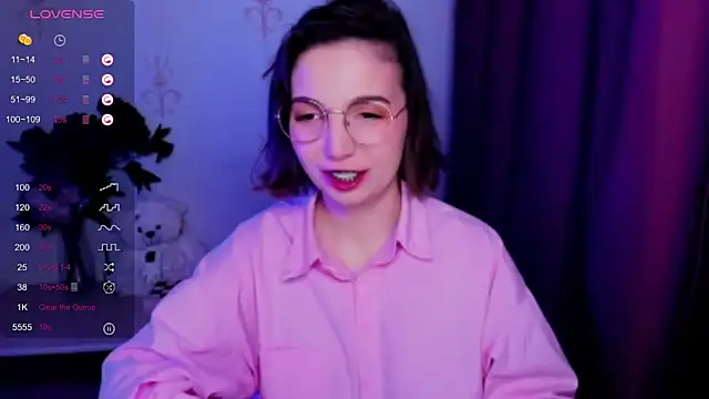 KindHazelHere  online show from 21, 11, 2025