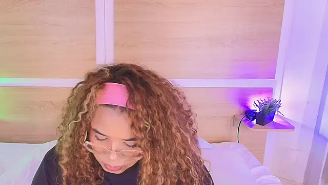  nickypurple  online show from 23, 2, 2026