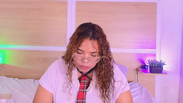  nickypurple  online show from 5, 4, 2026