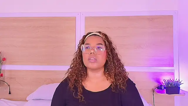  nickypurple  online show from 13, 4, 2026