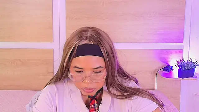  nickypurple  online show from 21, 4, 2026