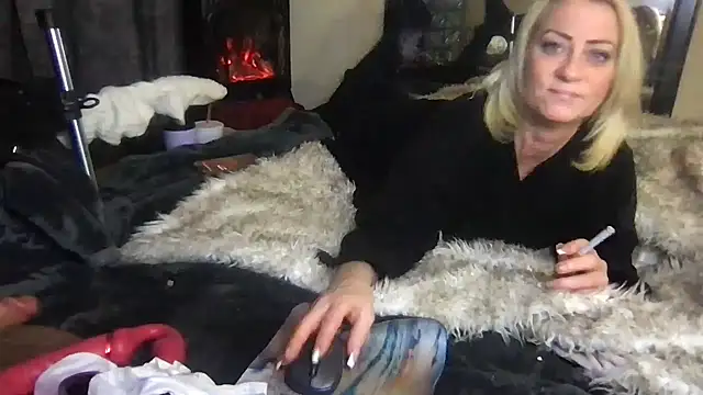 TiffaneyLove online show from 30, 11, 2025