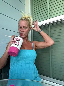 Snapshot of TiffaneyLove chatting on 19, 7, 2026 TiffaneyLove online show from 19, 7, 2026
