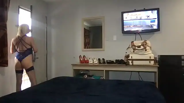 TiffaneyLove online show from 11, 3, 2026