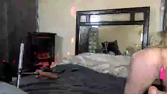TiffaneyLove online show from 6, 3, 2025