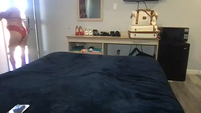 TiffaneyLove online show from 25, 2, 2026