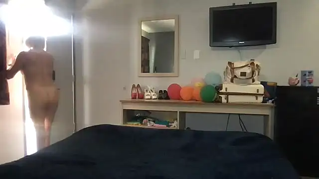 TiffaneyLove online show from 29, 3, 2026