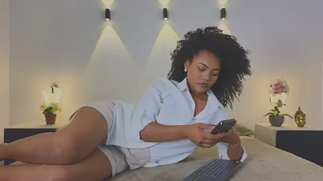 ShadayCarmell online show from 6, 10, 2025